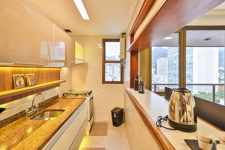 Leblon Breeze: praia, piscina, garagem e metrô!