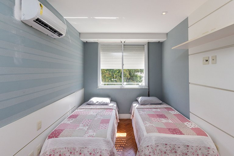 Solar Arpoador: 2 qts (1st) na Praia de Ipanema