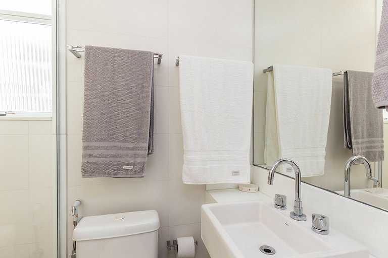 Solar Arpoador: 2 qts (1st) na Praia de Ipanema