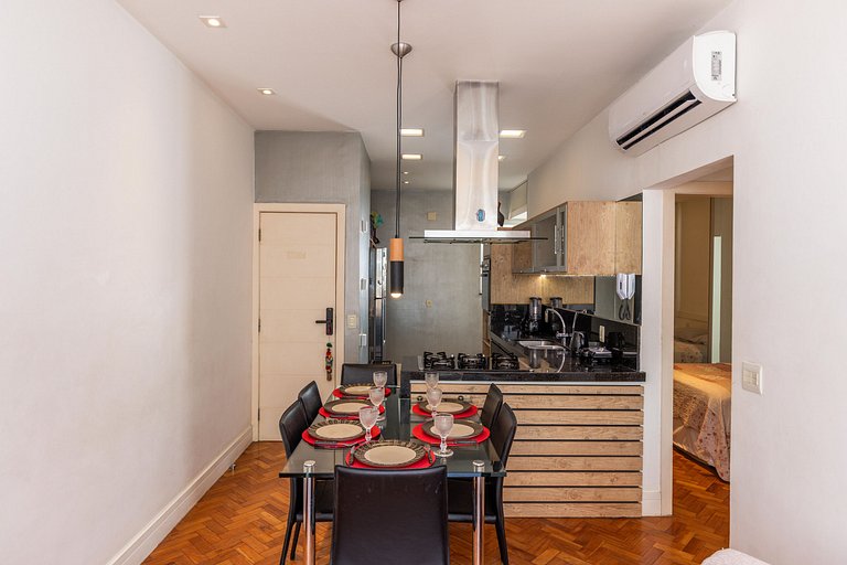 Solar Arpoador: 2 qts (1st) na Praia de Ipanema