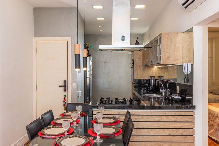 Solar Arpoador: 2 qts (1st) na Praia de Ipanema