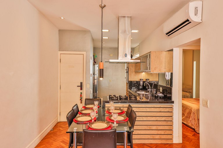 Solar Arpoador: 2 qts (1st) na Praia de Ipanema