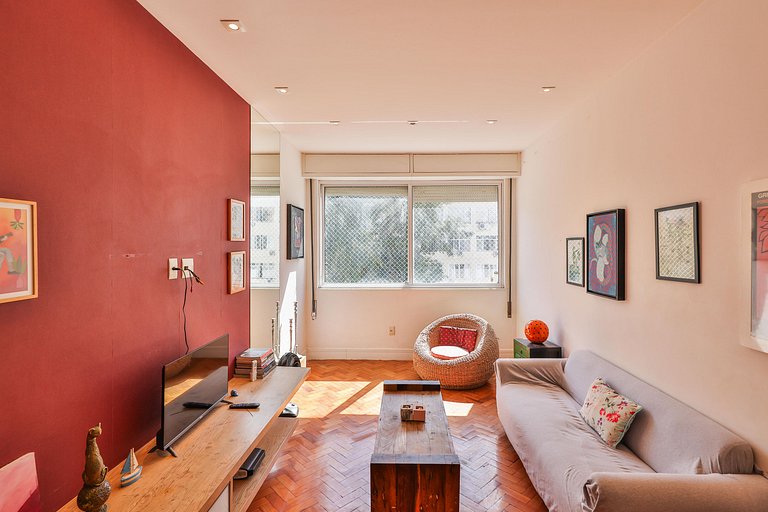 Solar Arpoador: 2 qts (1st) na Praia de Ipanema