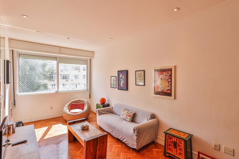 Solar Arpoador: 2 qts (1st) na Praia de Ipanema