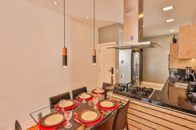 Solar Arpoador: 2 qts (1st) na Praia de Ipanema