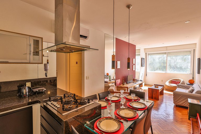 Solar Arpoador: 2 qts (1st) na Praia de Ipanema