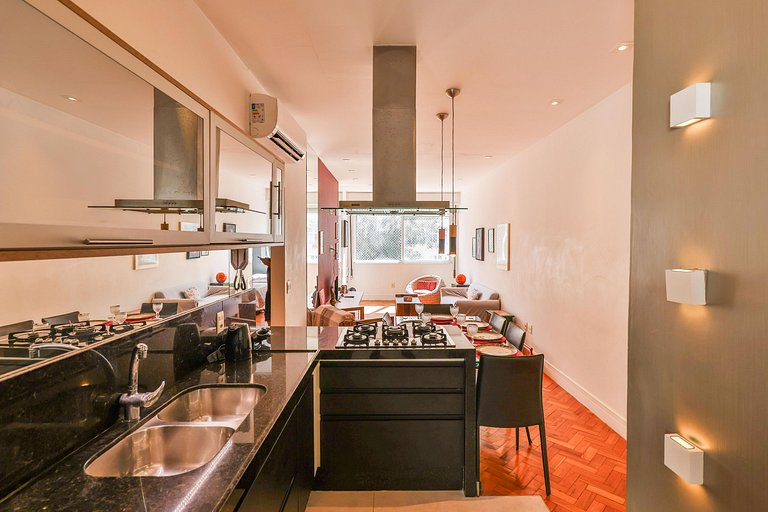 Solar Arpoador: 2 qts (1st) na Praia de Ipanema