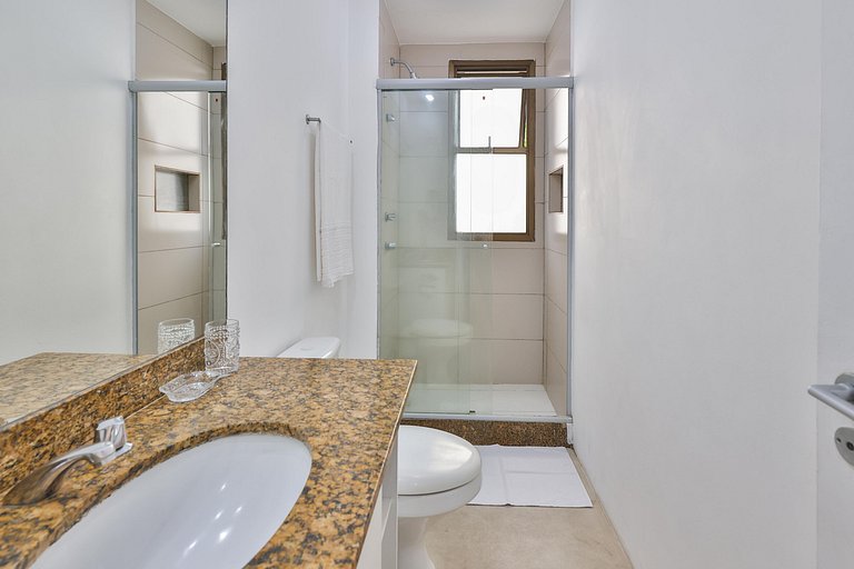 Aconchego Leblon: praia, piscina, garagem e metrô!