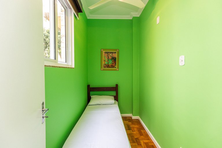 Copacabana Green: Superb Location High Speed WiFi