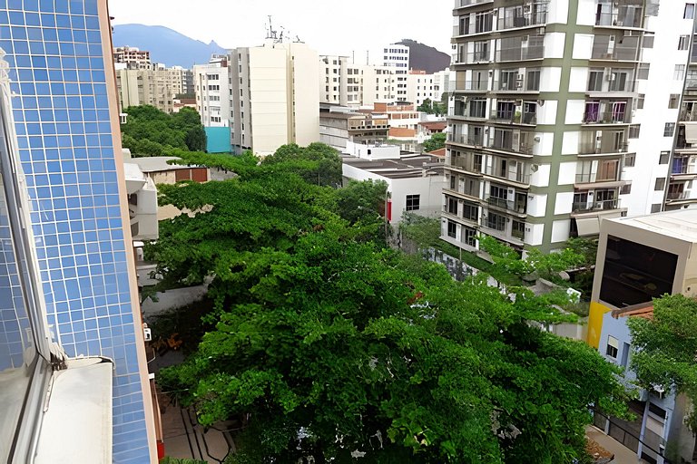 Hadock Vibes: Uma Quadra do Metrô Vaga na Garagem