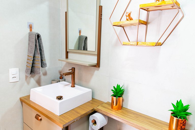 Rio Wonder: Elegante 2 quartos (1 suíte) com vaga!