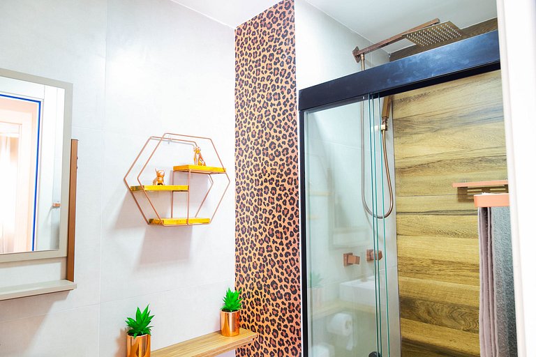 Rio Wonder: Elegante 2 quartos (1 suíte) com vaga!