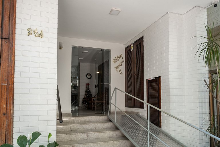 Copacabana Urban Glass Studio