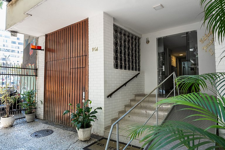 Copacabana Urban Glass Studio