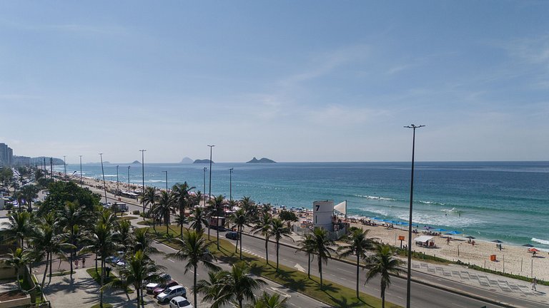 Barra Horizon: Onde o Mar Começa na Sua Varanda