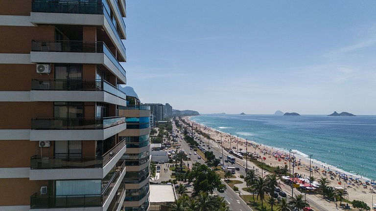 Barra Horizon: Onde o Mar Começa na Sua Varanda
