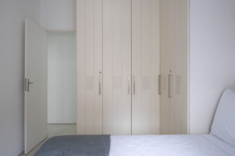 Leblon Living: localização, vaga e metrô na porta!