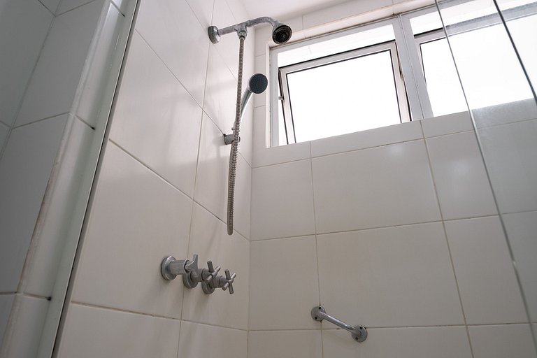 Leblon Living: localização, vaga e metrô na porta!