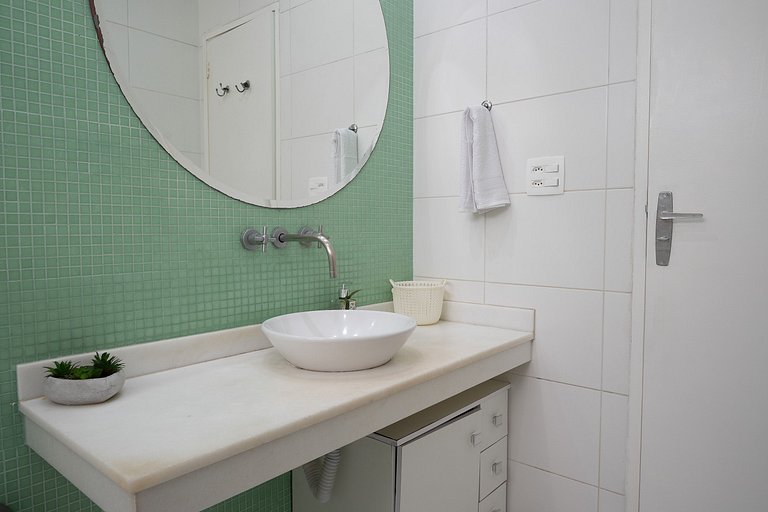 Leblon Living: localização, vaga e metrô na porta!