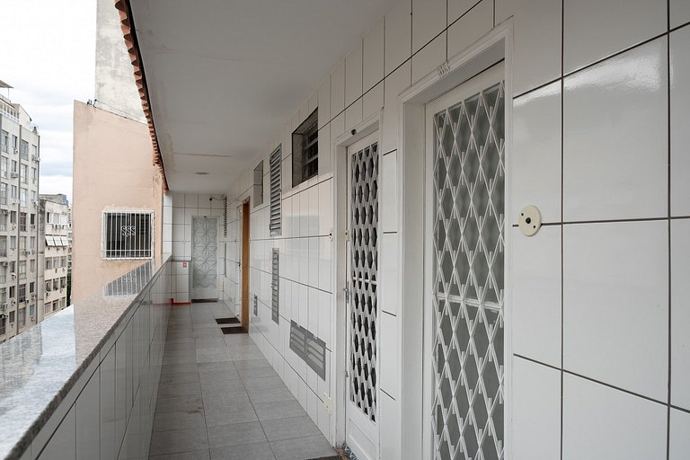 Copacabana Quiet: cama queen e localização soberba