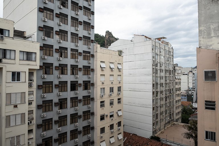 Copacabana Quiet: cama queen e localização soberba