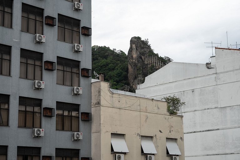 Copacabana Quiet: cama queen e localização soberba