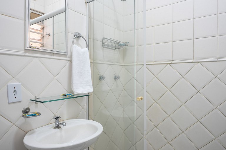 Copacabana Quiet: cama queen e localização soberba