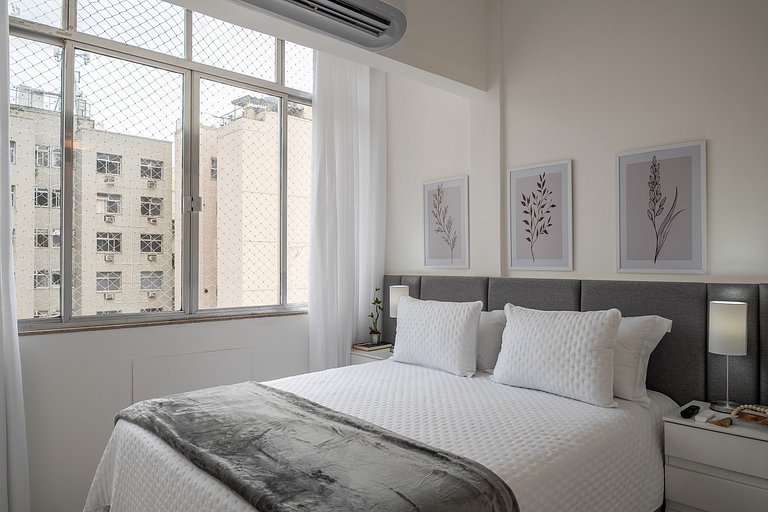 Copacabana Quiet: cama queen e localização soberba