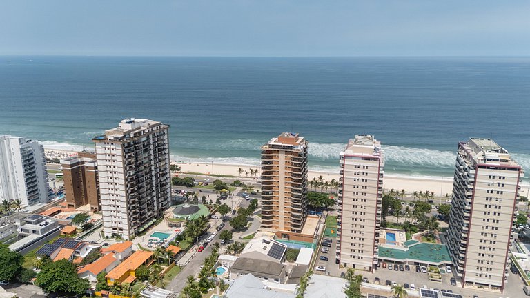 Barra Breeze: Estilo, Conforto e Vista Soberba!