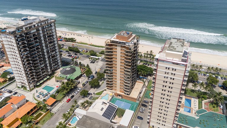 Barra Breeze: Estilo, Conforto e Vista Soberba!