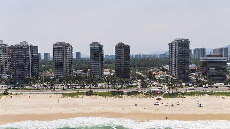 Barra Breeze: Estilo, Conforto e Vista Soberba!