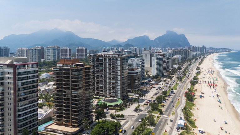 Barra Breeze: Estilo, Conforto e Vista Soberba!
