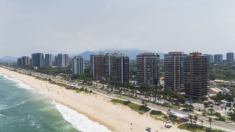 Barra Breeze: Estilo, Conforto e Vista Soberba!