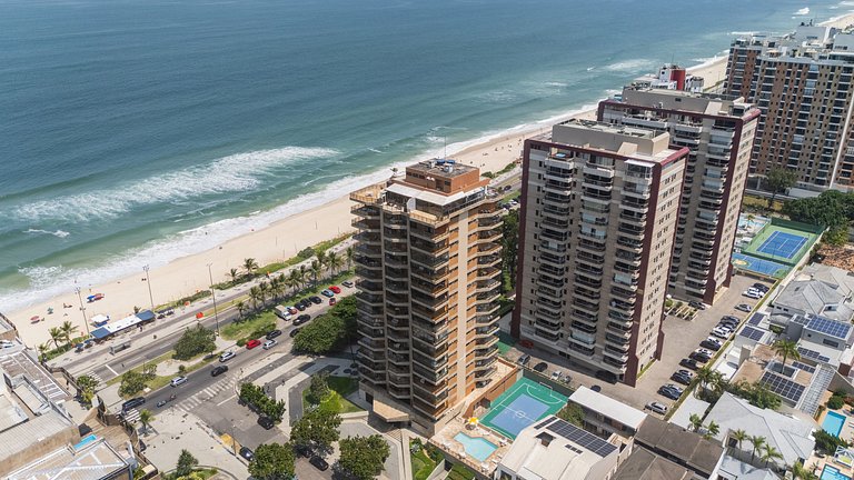 Barra Breeze: Estilo, Conforto e Vista Soberba!