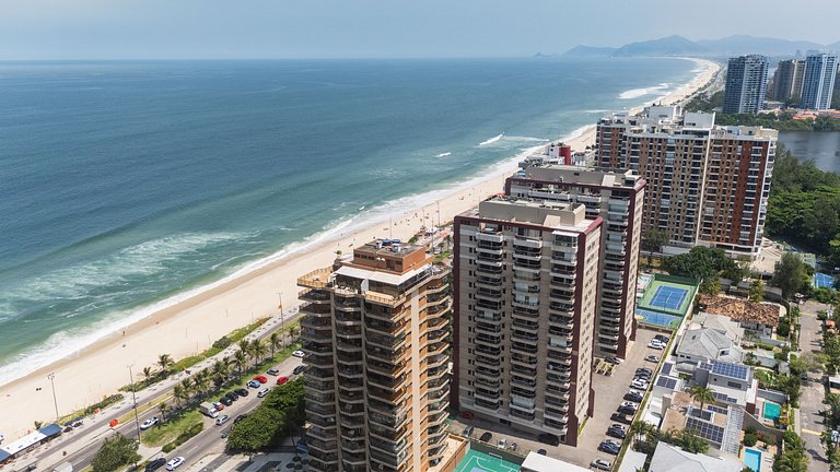Barra Breeze: Estilo, Conforto e Vista Soberba!