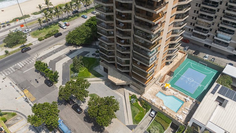 Barra Breeze: Estilo, Conforto e Vista Soberba!