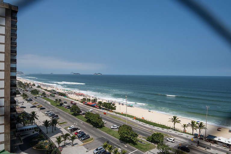 Barra Breeze: Estilo, Conforto e Vista Soberba!