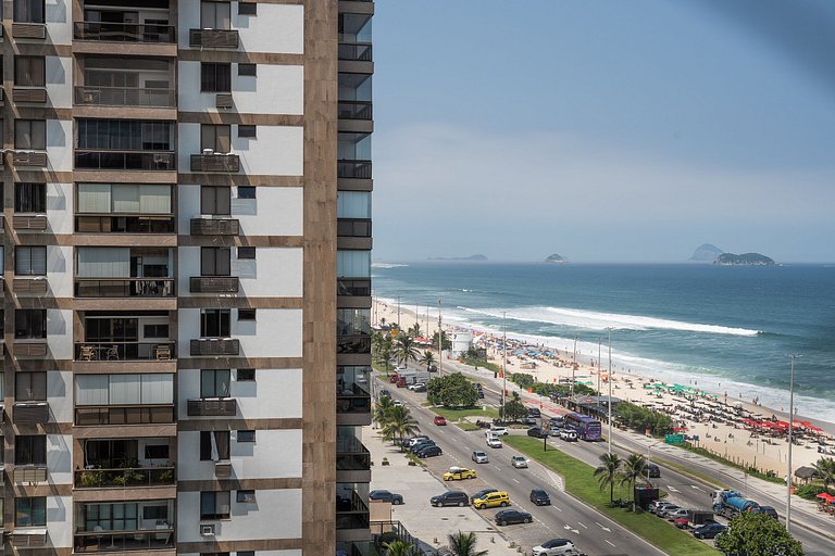 Barra Breeze: Estilo, Conforto e Vista Soberba!