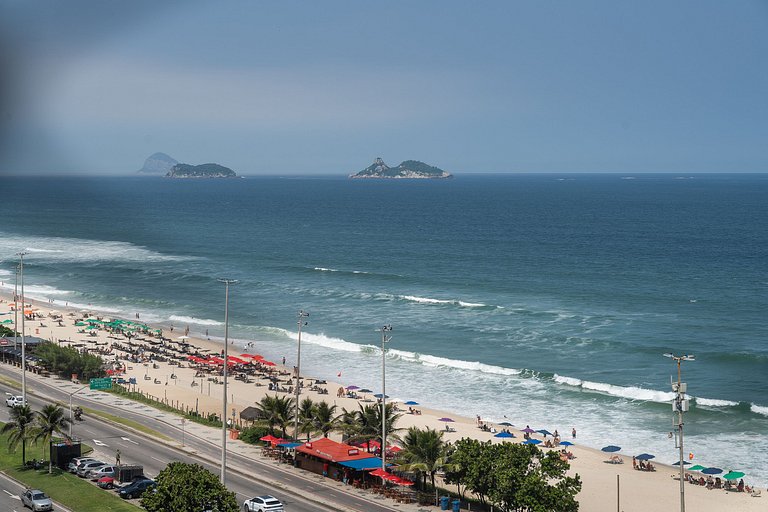 Barra Breeze: Estilo, Conforto e Vista Soberba!