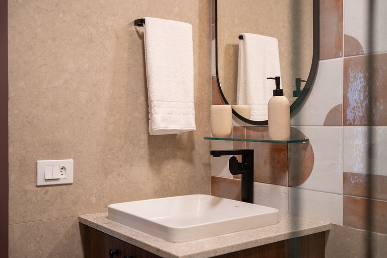 Barra Breeze: Estilo, Conforto e Vista Soberba!