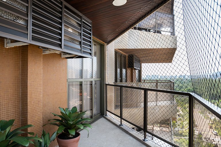 Barra Breeze: Estilo, Conforto e Vista Soberba!