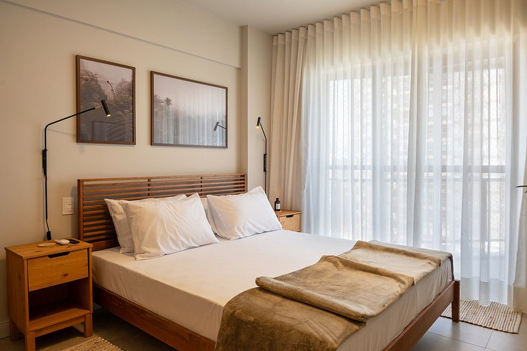 Barra Breeze: Estilo, Conforto e Vista Soberba!