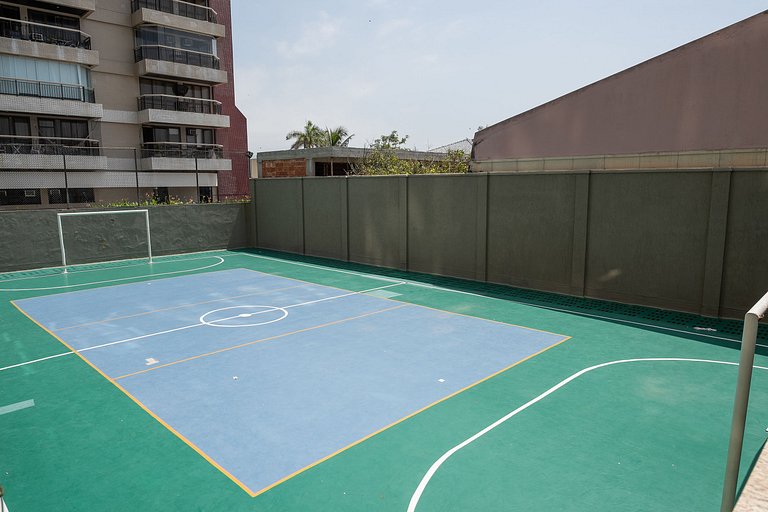 Barra Breeze: Estilo, Conforto e Vista Soberba!