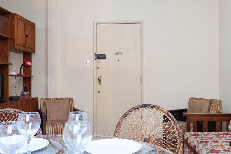 Copacabana Easy Stay: Funcional e Bem Localizado!