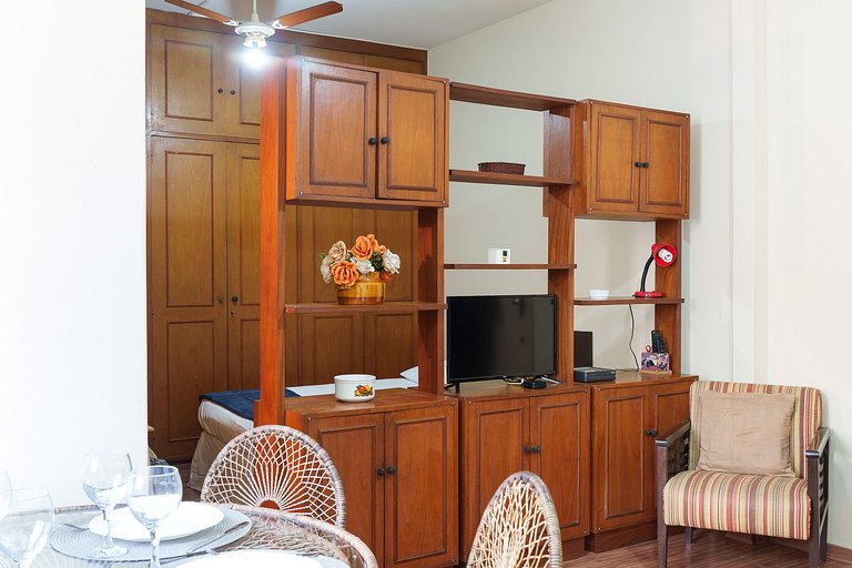 Copacabana Easy Stay: Funcional e Bem Localizado!