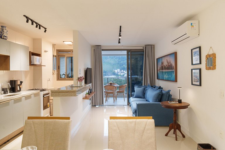 Ilha Pura Living: Quarto, Sala, Varanda e Lazer!
