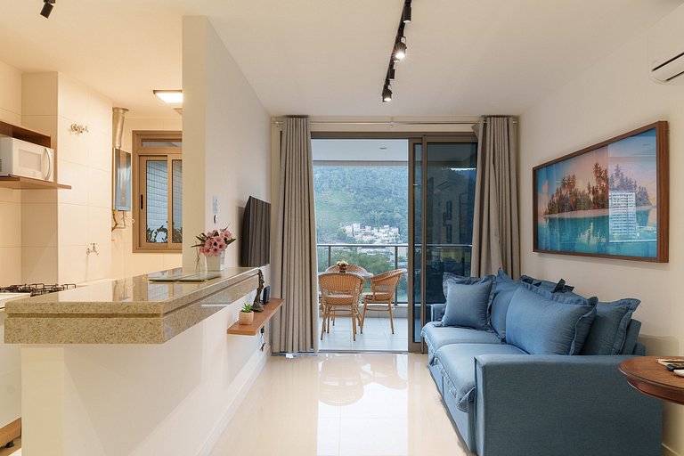 Ilha Pura Living: Quarto, Sala, Varanda e Lazer!