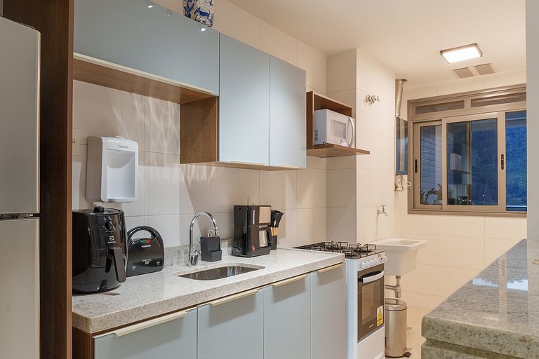 Ilha Pura Living: Quarto, Sala, Varanda e Lazer!