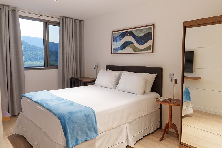 Ilha Pura Living: Quarto, Sala, Varanda e Lazer!
