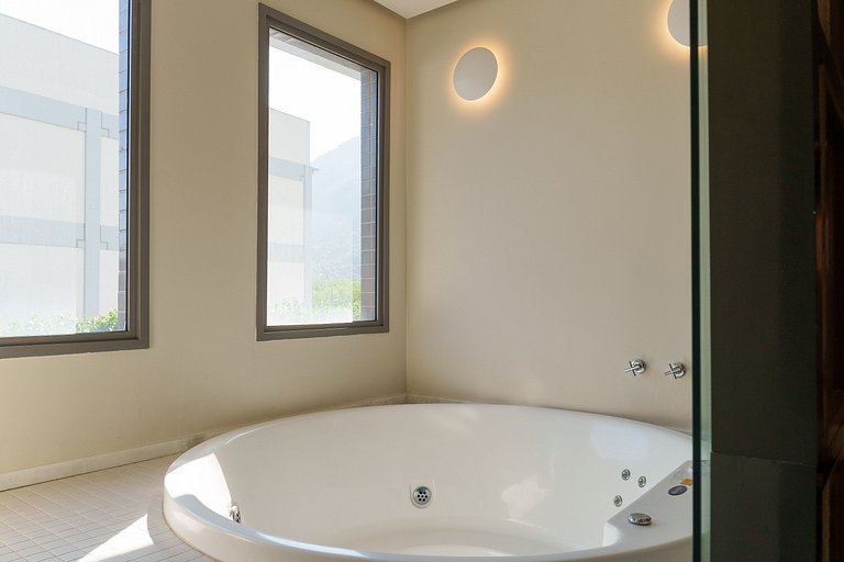 Ilha Pura Living: Quarto, Sala, Varanda e Lazer!